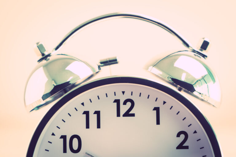Zmiana czasu – jaki ma wpływ na naszą wydajność w pracy?