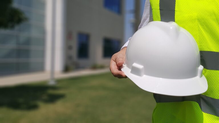 Kask ochronny jako element środków ochrony indywidualnej