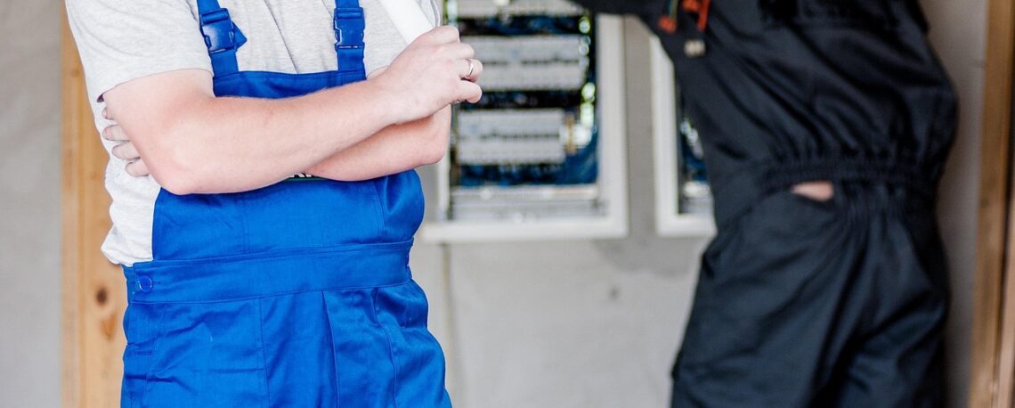 jarmoluk electrician 2755688 1920 1