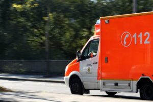 ambulance 970037 640 300x200 1