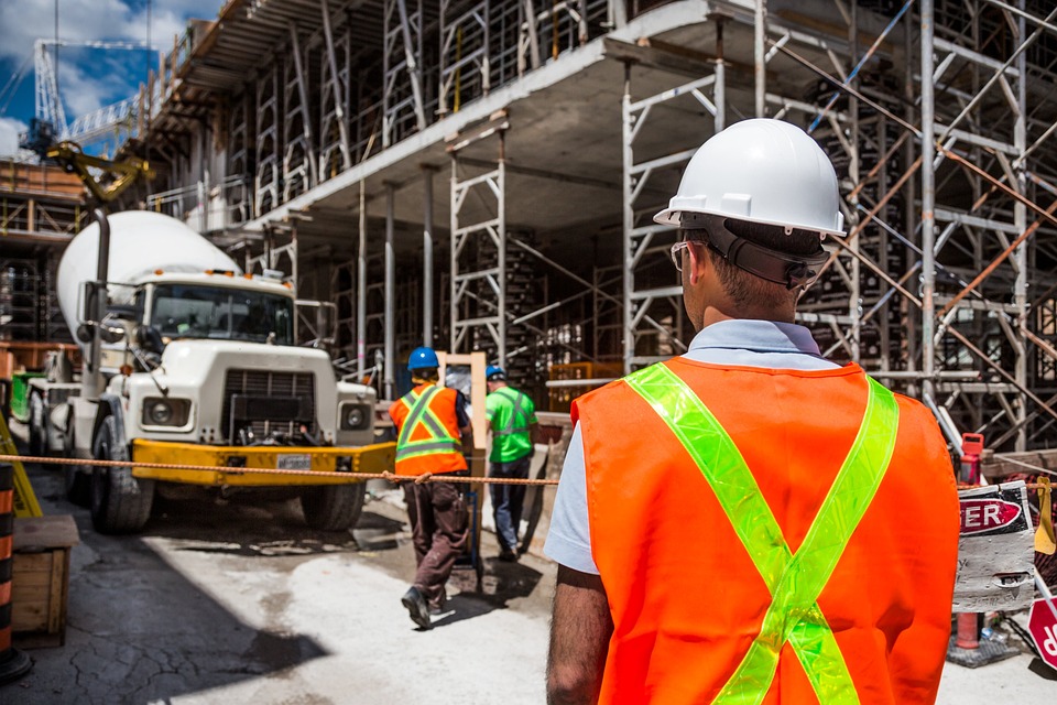Ocena ryzyka zawodowego jest niezbędna w różnych sytuacjach związanych z organizacją pracy. 1 construction 2578410 960 720